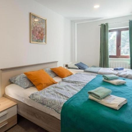 פורץ Alex Deluxe Apartments On Beach מראה חיצוני תמונה