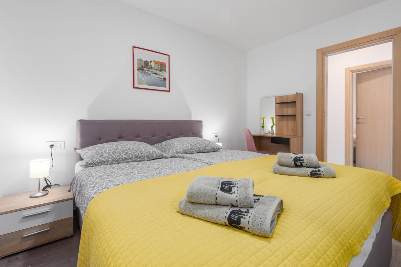 פורץ Alex Deluxe Apartments On Beach מראה חיצוני תמונה