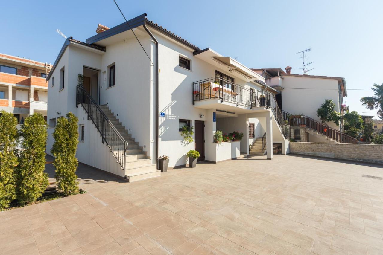 פורץ Alex Deluxe Apartments On Beach מראה חיצוני תמונה