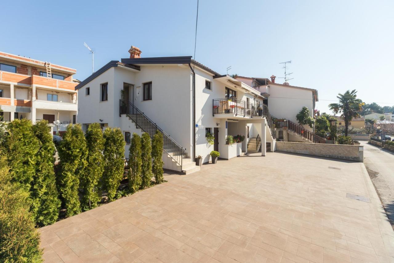 פורץ Alex Deluxe Apartments On Beach מראה חיצוני תמונה